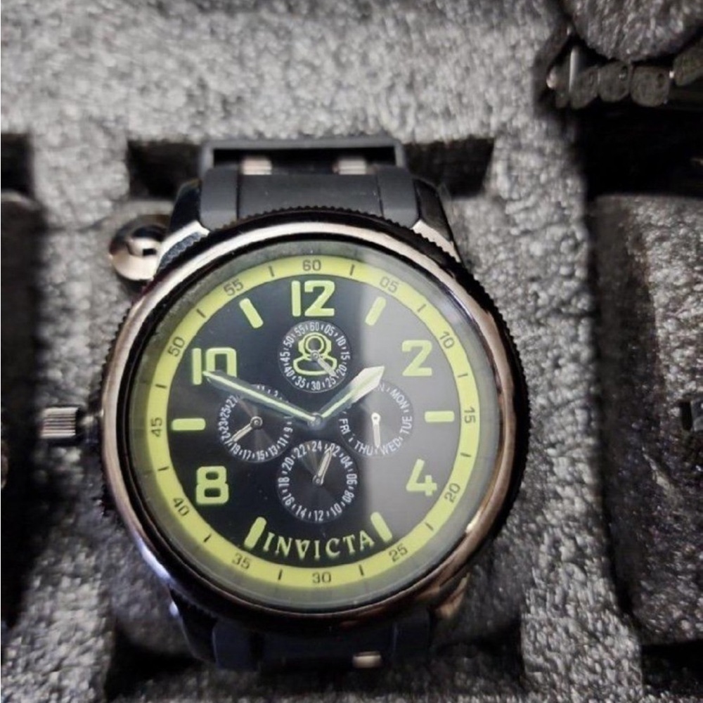 Invicta Men’s Watch Large Dial. Preowned